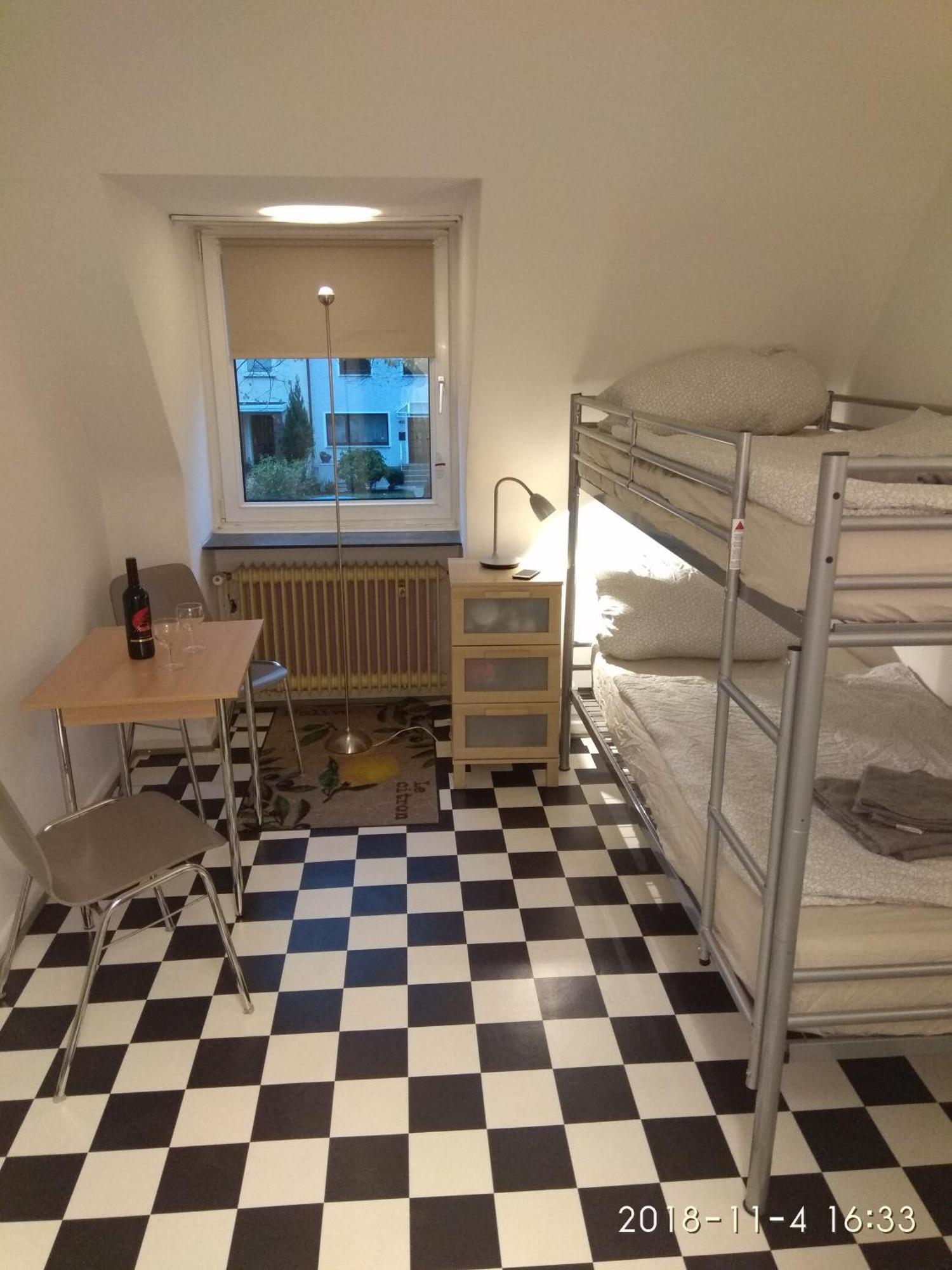 The Old Doctors Office Hostel Hamburg Room photo